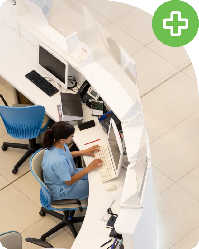 A healthcare IT admin authenticates on a personal device to stay HIPAA compliant in cybersecurity